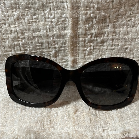 CHANEL Accessories - Authentic Chanel Tortoise & black temples Sunglasses 5322-A c.714/S8 polarized